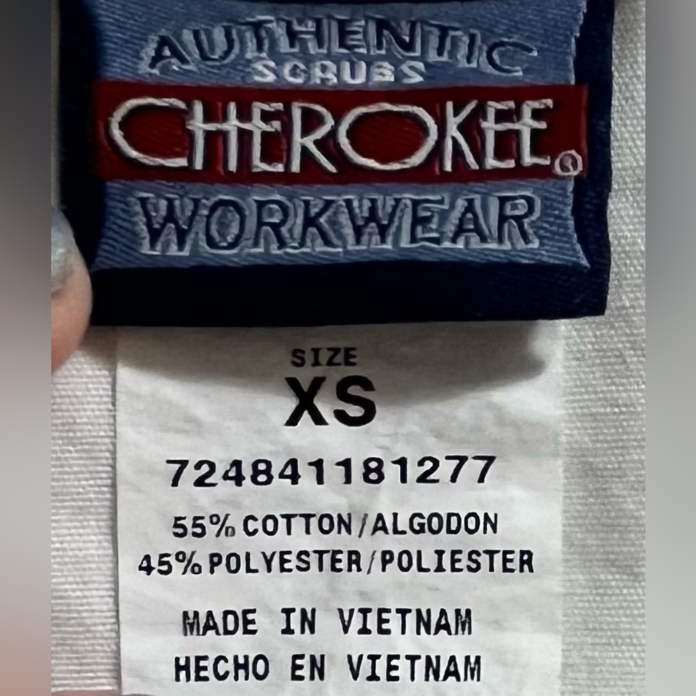 Cherokee Scrub Jacket 🩺 - Picture 4 of 8